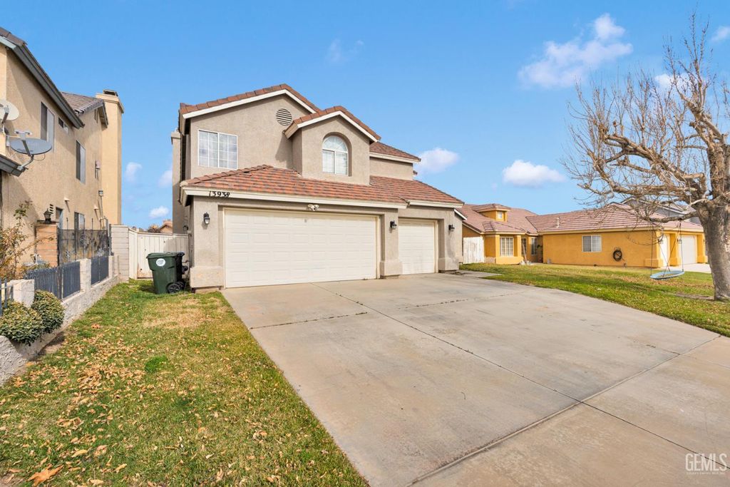 Photo of 13938 Rogers Ln, Victorville, CA 92392 (MLS # 202513494)