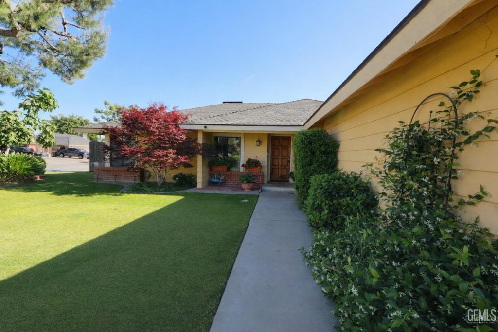 Photo of 13301 Paisley Court, Bakersfield, CA 93314 (MLS # 202603795)