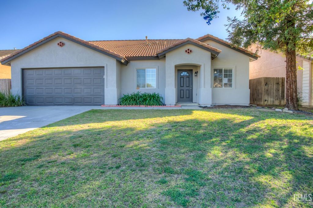 Photo of 11815 Darlington Avenue, Bakersfield, CA 93312 (MLS # 202604171)