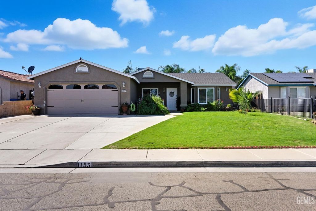 Photo of 1153 Burgundy Court, Mc Farland, CA 93250 (MLS # 202511108)