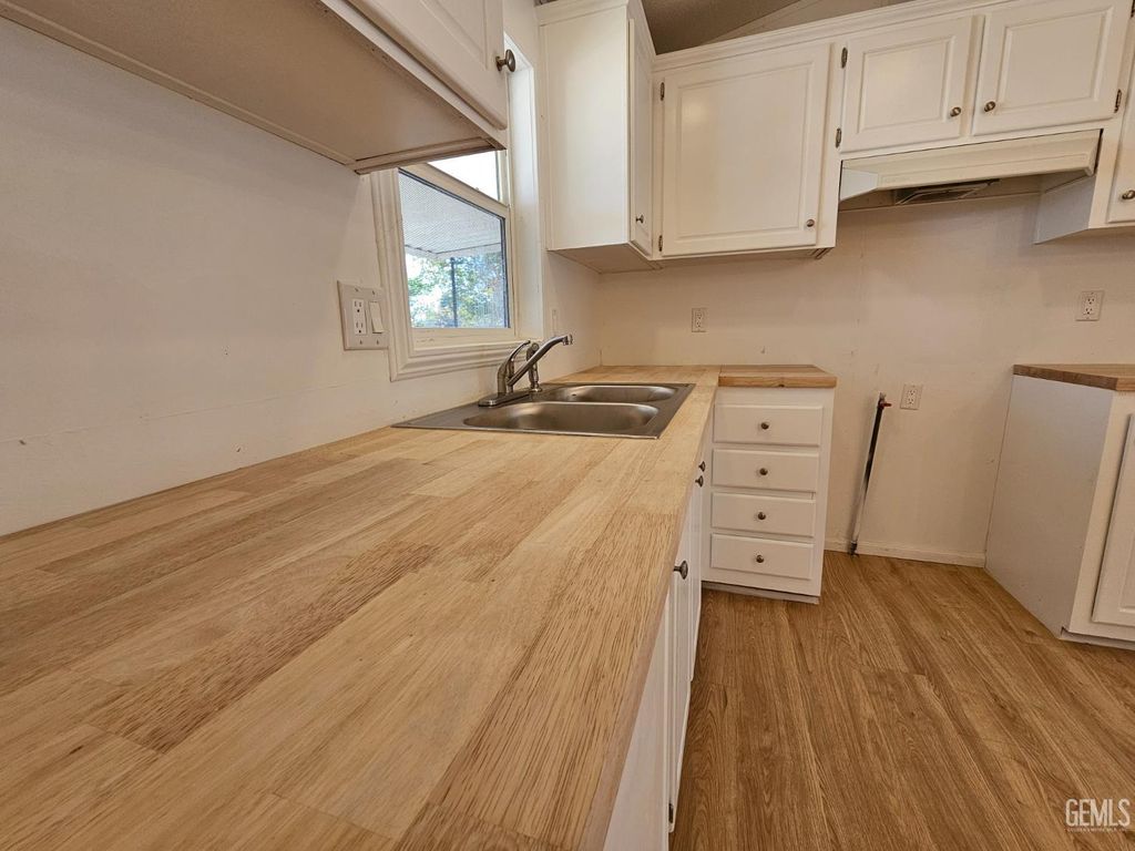 Photo of 28173 Chaparral Avenue, Taft, CA 93268 (MLS # 202510232)