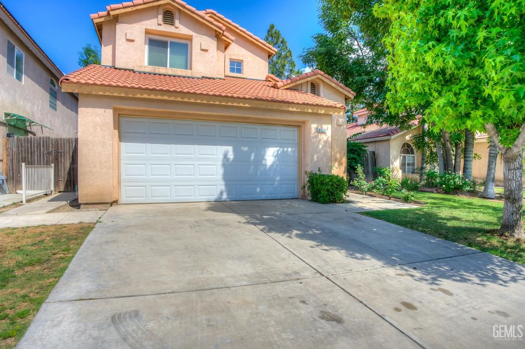Photo of 4004 Amur Maple Drive, Bakersfield, CA 93311 (MLS # 202604917)