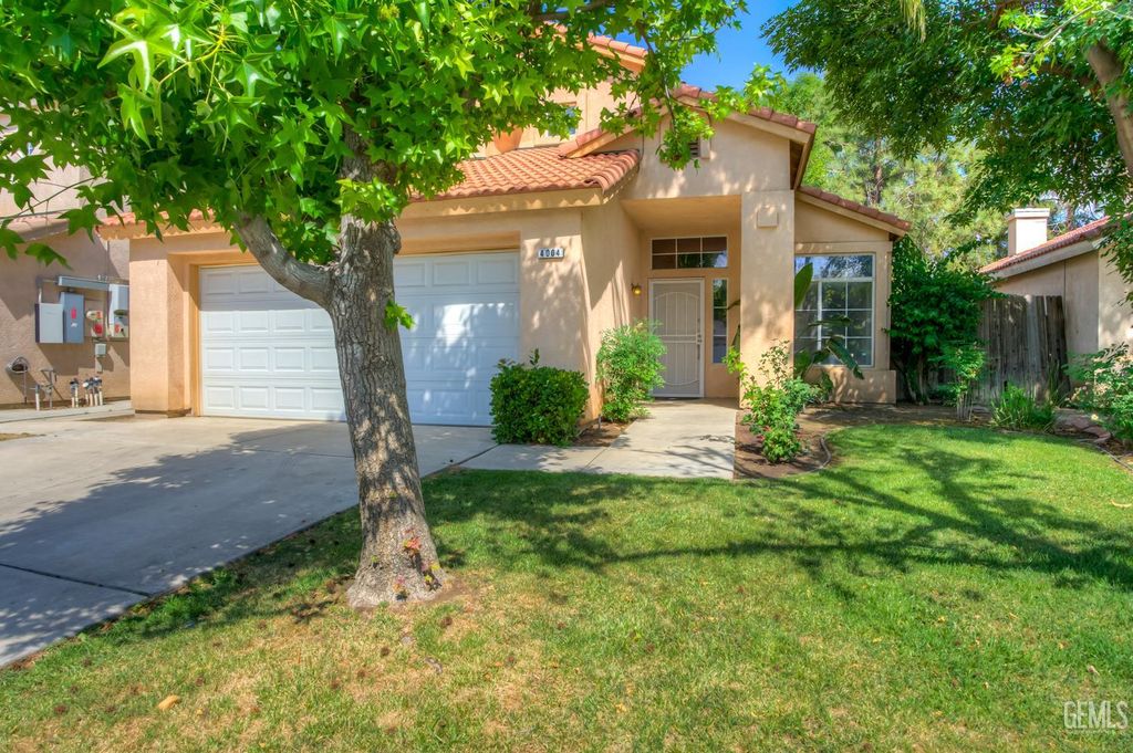 Photo of 4004 Amur Maple Drive, Bakersfield, CA 93311 (MLS # 202604917)