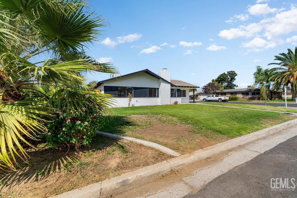 Photo of 6600 Cedarcrest Avenue, Bakersfield, CA 93308 (MLS # 202510693)