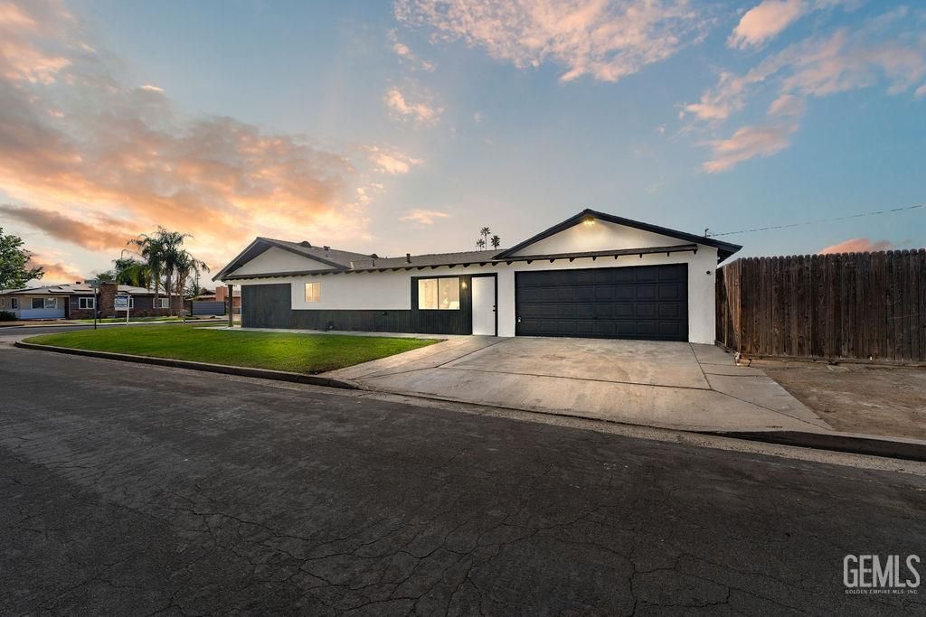 Photo of 6600 Cedarcrest Avenue, Bakersfield, CA 93308 (MLS # 202510693)
