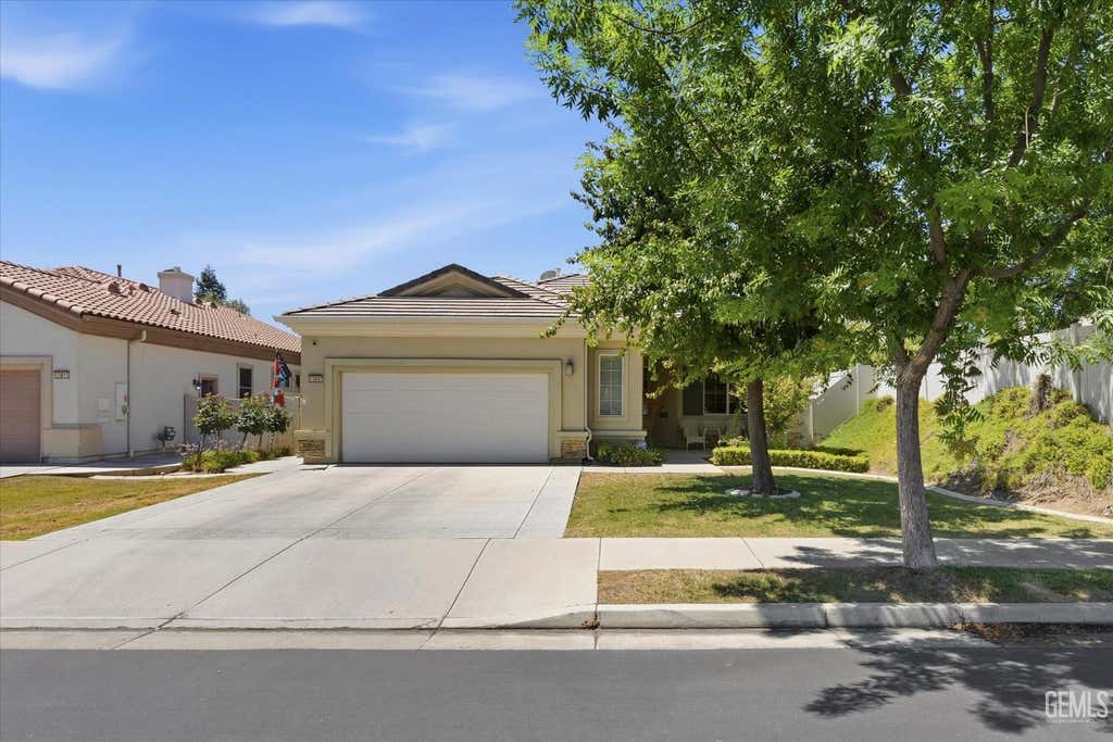 Photo of 13607 Blossom Ridge Drive, Bakersfield, CA 93306 (MLS # 202606620)