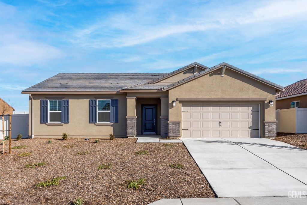 Photo of 8305 Baldivia Court, Bakersfield, CA 93306 (MLS # 202510446)