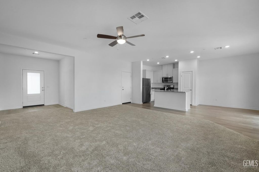 Photo of 8305 Baldivia Court, Bakersfield, CA 93306 (MLS # 202510446)