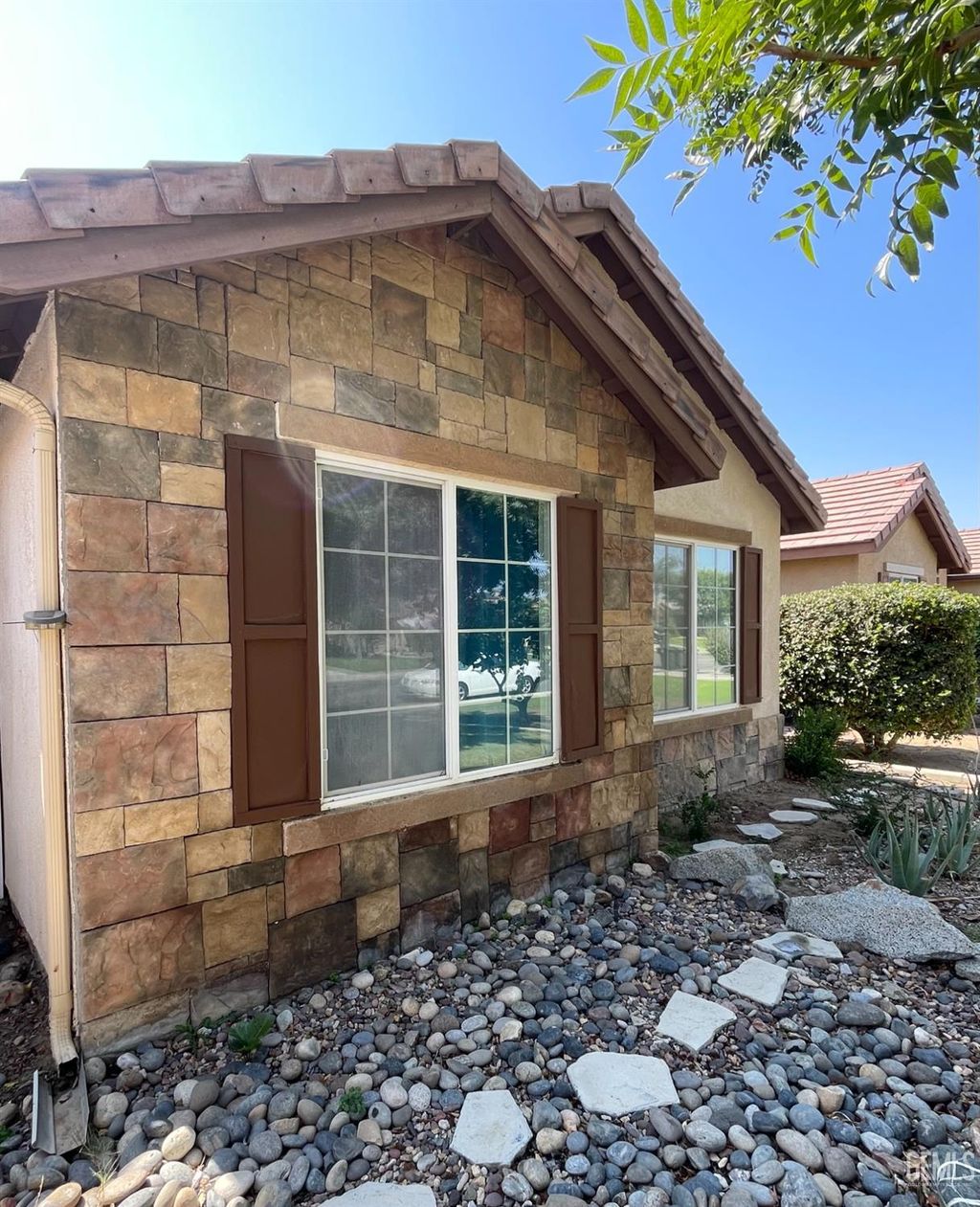 Photo of 12317 Lavina Avenue, Bakersfield, CA 93312 (MLS # 202511050)