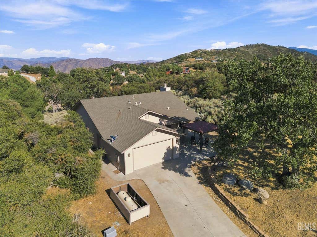 Photo of 24650 Sandpiper Court, Tehachapi, CA 93561 (MLS # 202608701)
