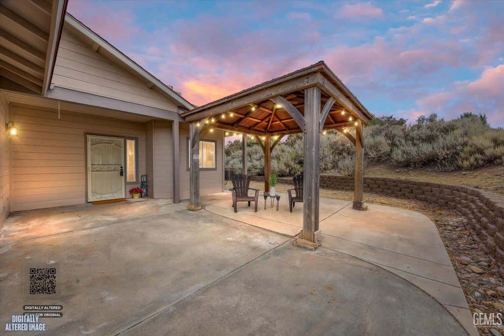 Photo of 24650 Sandpiper Court, Tehachapi, CA 93561 (MLS # 202608701)
