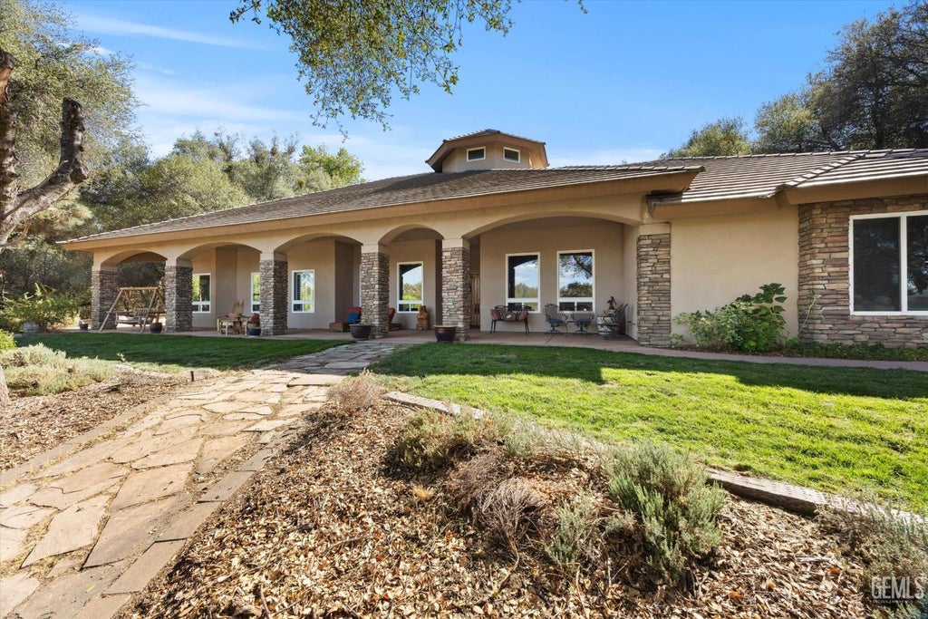 Photo of 28429 Valley Oak Road, Keene, CA 93531 (MLS # 202610461)