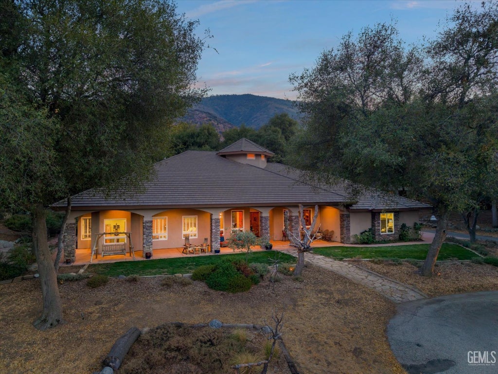Photo of 28429 Valley Oak Road, Keene, CA 93531 (MLS # 202610461)