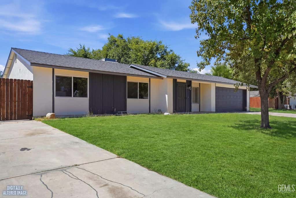 Photo of 10701 Cave Avenue, Bakersfield, CA 93312 (MLS # 202606833)