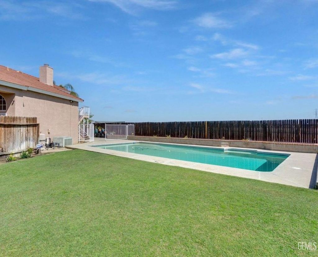 Photo of 8400 N Winlock Street, Bakersfield, CA 93312 (MLS # 202603771)