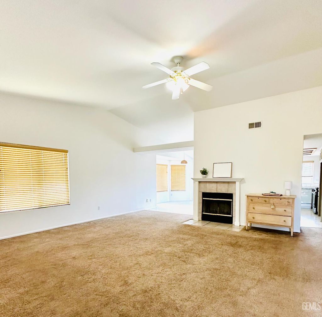 Photo of 321 Holly Drive, Tehachapi, CA 93561 (MLS # 202601413)