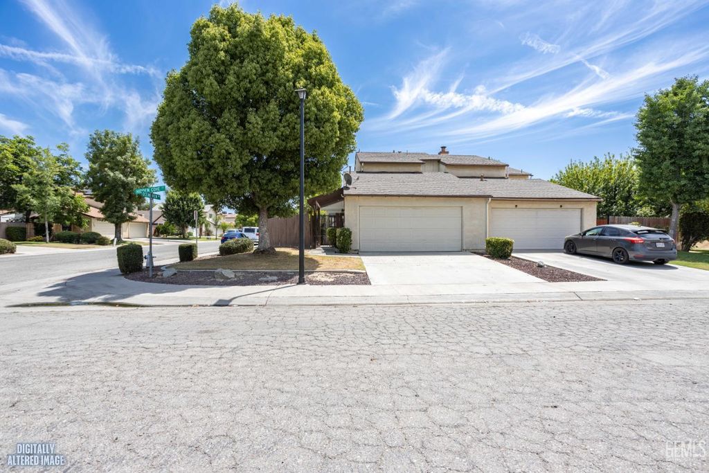 Photo of 6500 Hidden Cove Court, Bakersfield, CA 93307 (MLS # 202605212)
