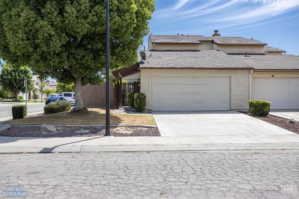 Photo of 6500 Hidden Cove Court, Bakersfield, CA 93307 (MLS # 202605212)