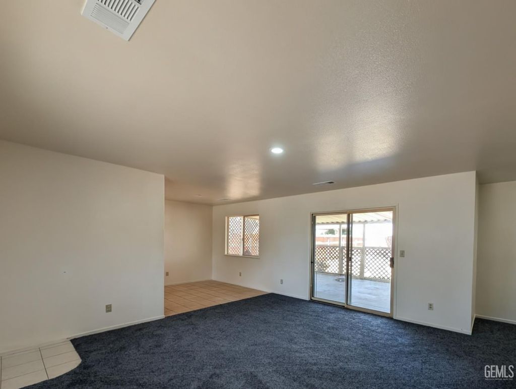 Photo of 980 E Joanne Ave. Avenue, Pixley, CA 93256 (MLS # 202510848)