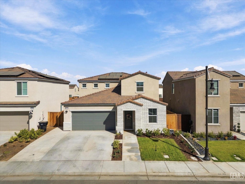 Photo of 3108 Riverwood Park Drive, Shafter, CA 93263 (MLS # 202610046)
