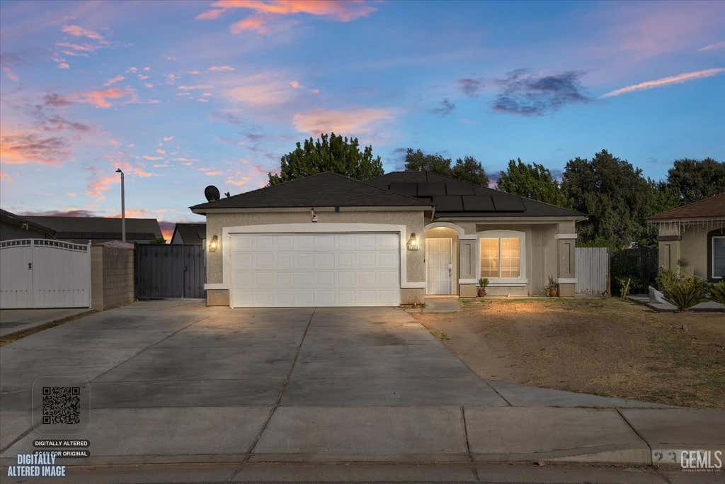 Photo of 2320 Corte Sanchez, Delano, CA 93215 (MLS # 202607994)