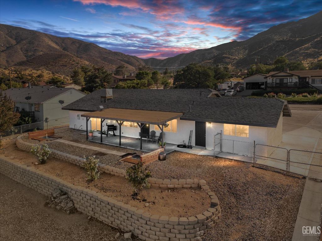 Photo of 6201 Quail Drive, Lake Isabella, CA 93240 (MLS # 202511323)
