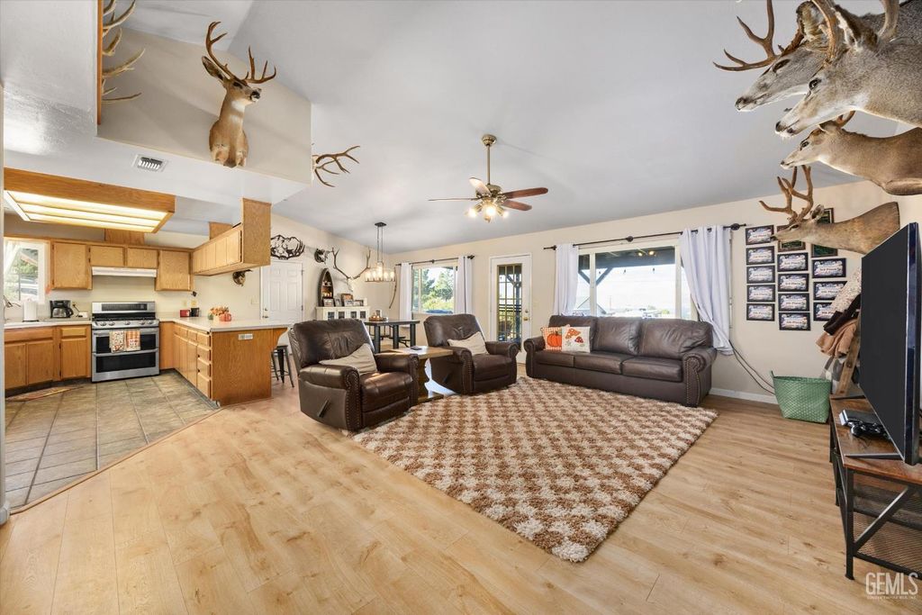 Photo of 6201 Quail Drive, Lake Isabella, CA 93240 (MLS # 202511323)