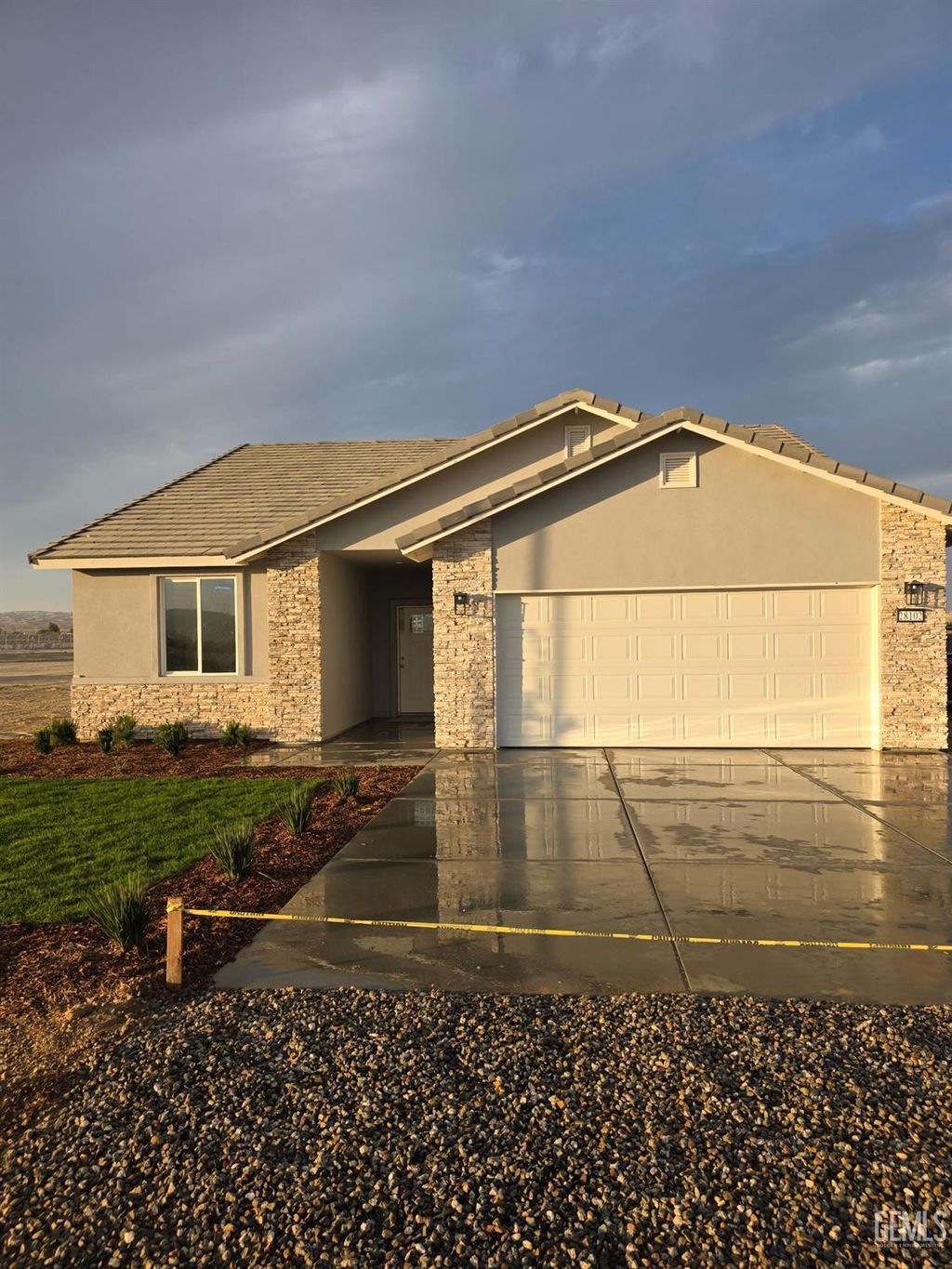 Photo of 28102 Valley West Road, Taft, CA 93268 (MLS # 202604086)