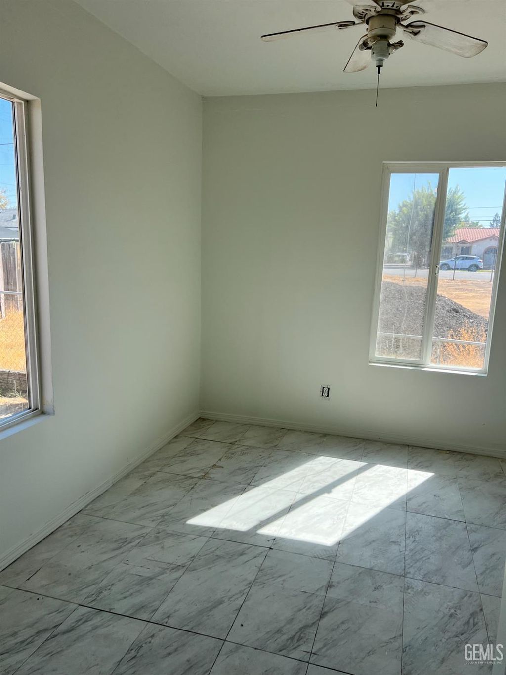 Photo of 814 Q Street, Bakersfield, CA 93304 (MLS # 202511427)