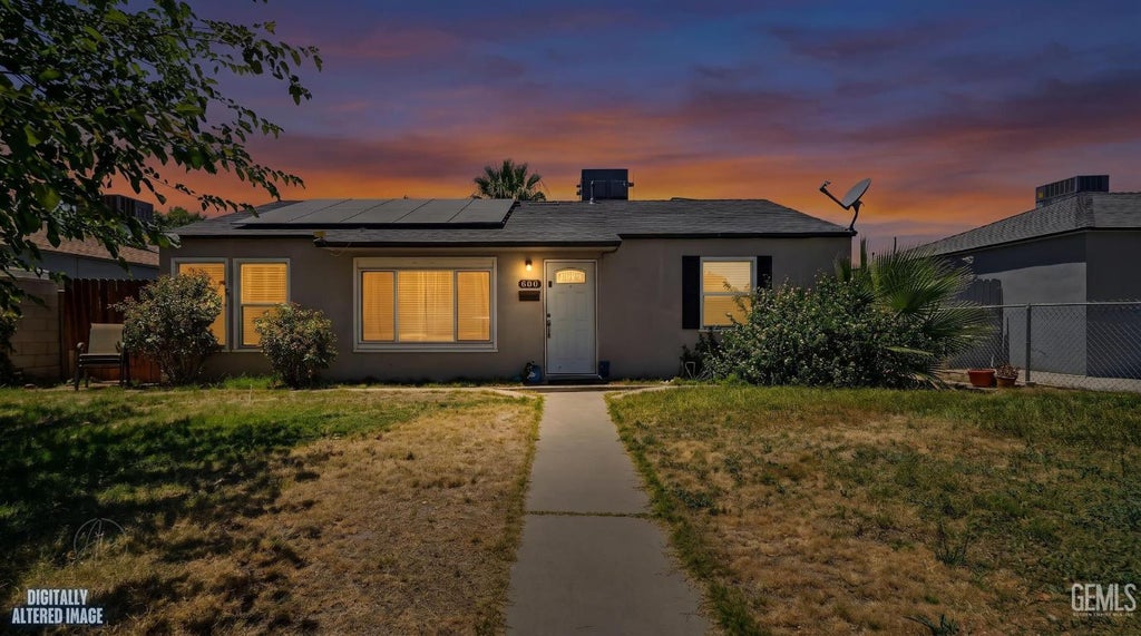 Photo of 809 S Oleander Avenue, Bakersfield, CA 93304 (MLS # 202607567)
