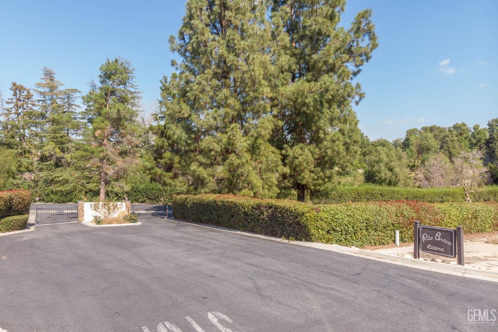 Photo of 5830 Riggs Court, Bakersfield, CA 93306 (MLS # 202607157)
