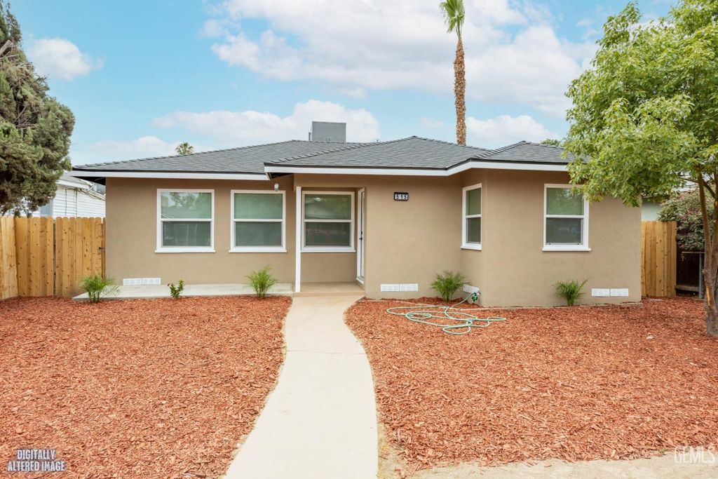 Photo of 515 Woodrow Avenue, Bakersfield, CA 93308 (MLS # 202605813)