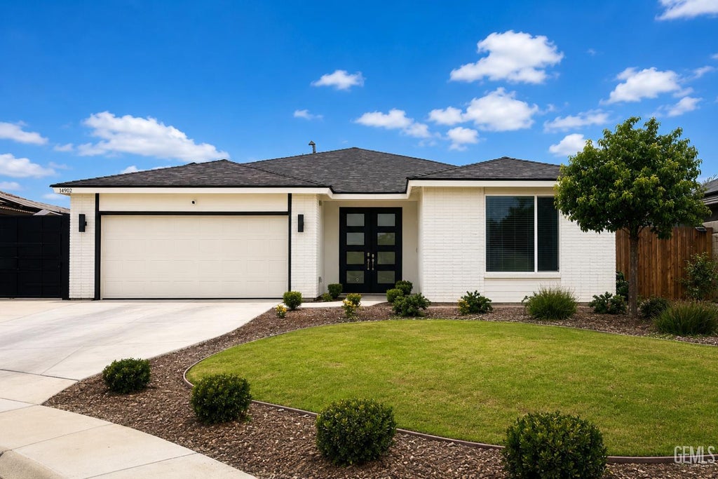 Photo of 14902 Maryvale Avenue, Bakersfield, CA 93314 (MLS # 202607552)