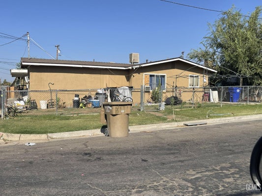 2512 NELSON ST, BAKERSFIELD, CA 93305 - Image bf6f95a0a37fa959f38d60be36d243be/3303220701