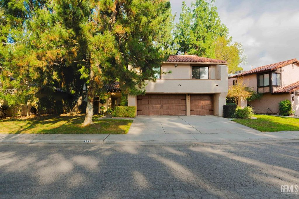 Photo of 4131 Pinewood Lake Drive, Bakersfield, CA 93309 (MLS # 202600135)