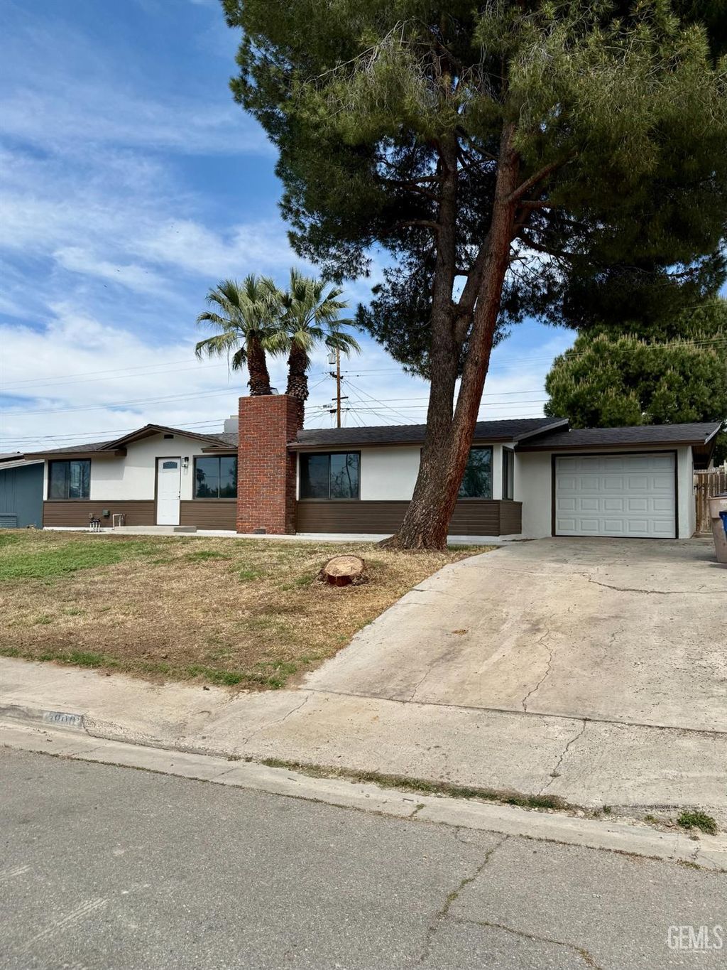 Photo of 2800 Blade Avenue, Bakersfield, CA 93306 (MLS # 202603989)