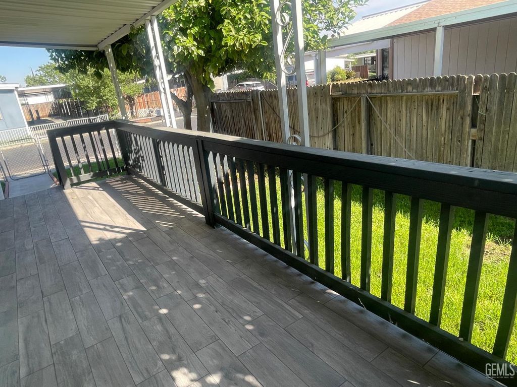 Photo of 1501 Calcutta Dr #05, Bakersfield, CA 93307 (MLS # 202603636)