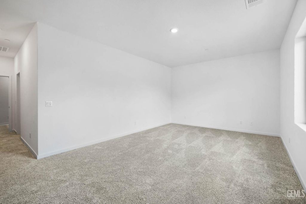 Photo of 8316 Baldivia Court, Bakersfield, CA 93306 (MLS # 202510464)