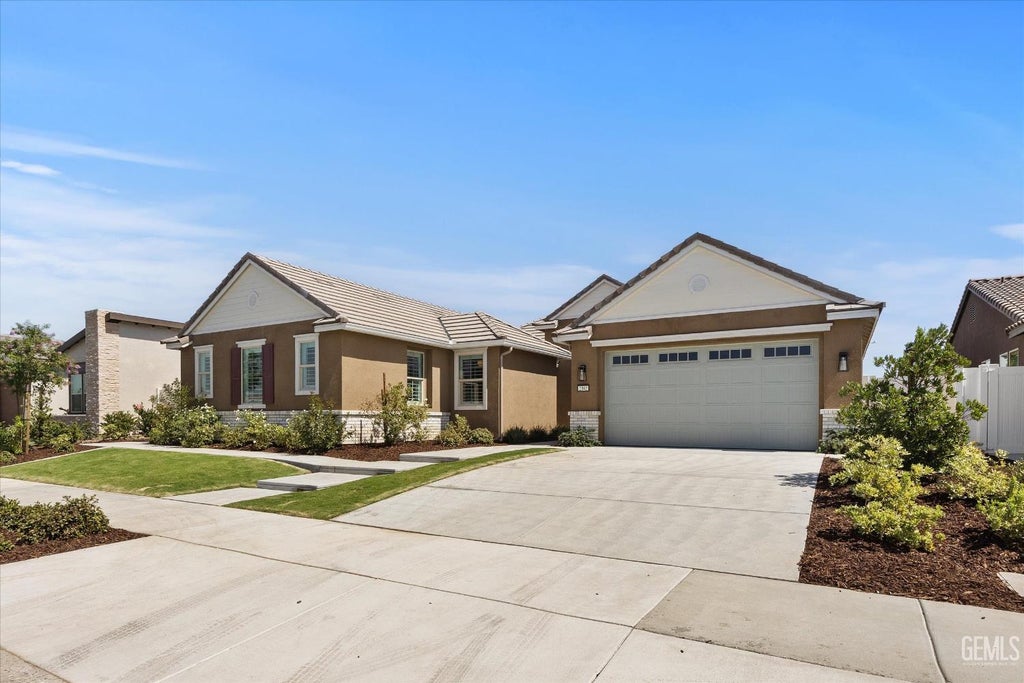 Photo of 2302 Penley Court, Bakersfield, CA 93311 (MLS # 202610154)