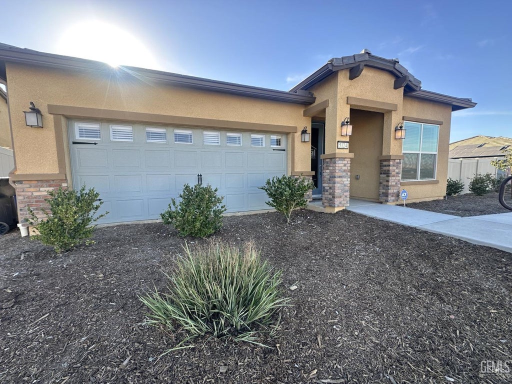 Photo of 5124 Beaverhead Avenue, Bakersfield, CA 93306 (MLS # 202608483)