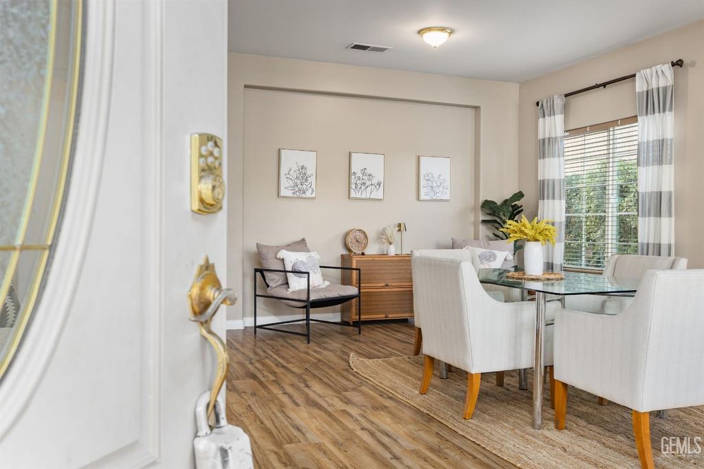 Photo of 10125 Pavilion Drive, Bakersfield, CA 93312 (MLS # 202600016)