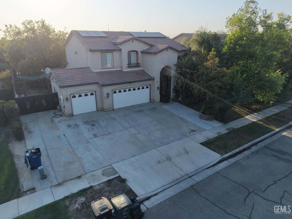 Photo of 901 Cabernet Drive, Wasco, CA 93280 (MLS # 202608744)