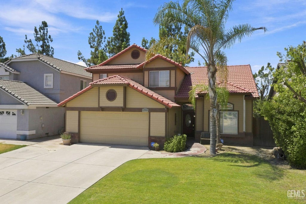Photo of 4723 Marsh Hawk DR, Bakersfield, CA 93312 (MLS # 202608261)