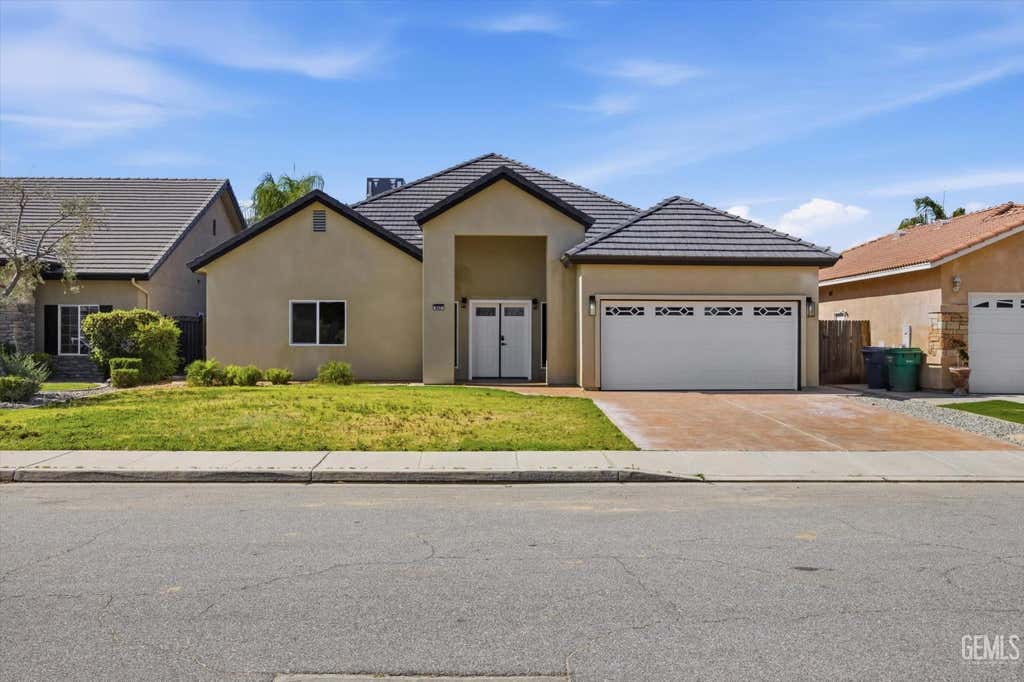 Photo of 547 Shady Meadow Court, Bakersfield, CA 93308 (MLS # 202607851)
