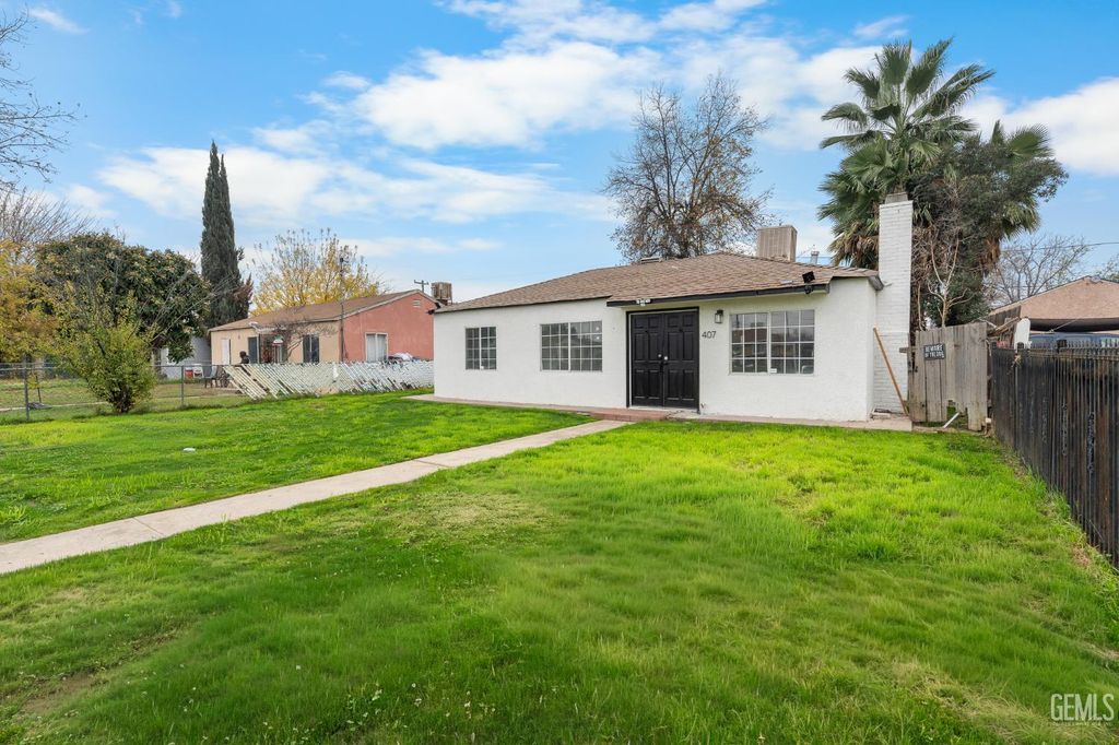 Photo of 407 4th Street, Bakersfield, CA 93304 (MLS # 202606000)