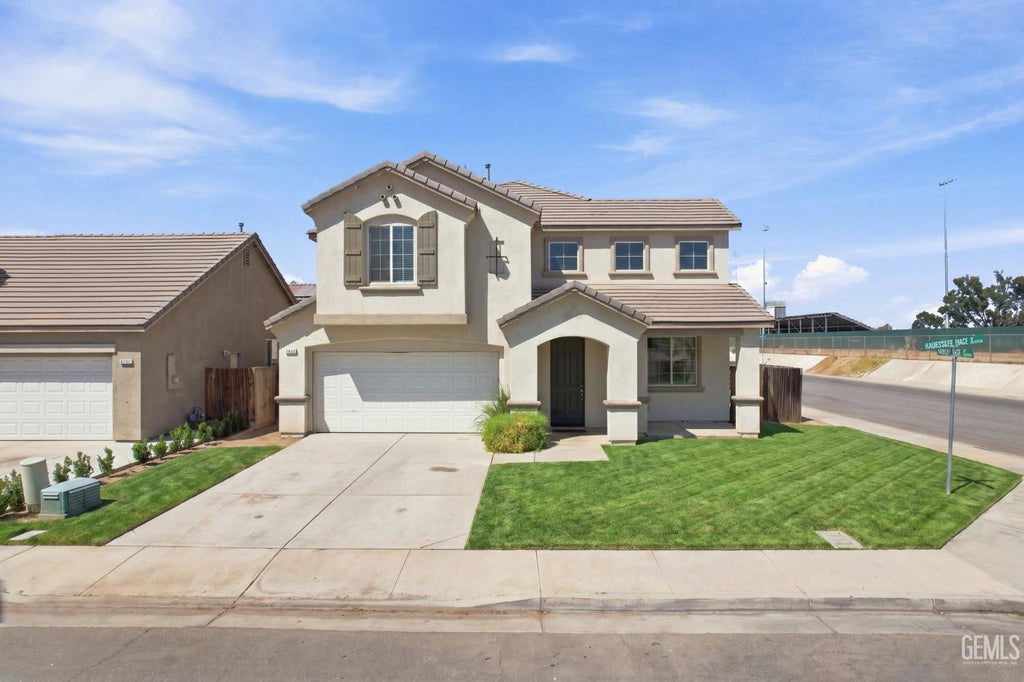 Photo of 5400 Saddleback Ridge Court, Bakersfield, CA 93313 (MLS # 202609683)