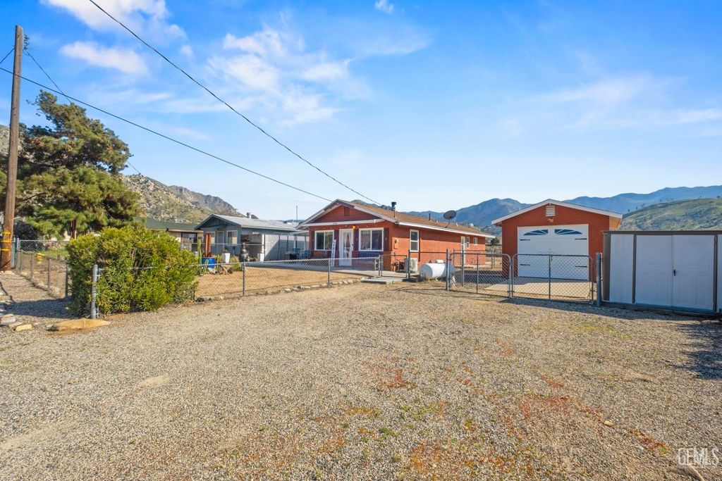 Photo of 2920 Webb Avenue, Lake Isabella, CA 93240 (MLS # 202602671)