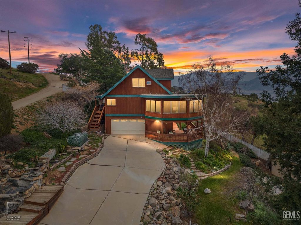 Photo of 874 Dunivent Road, Wofford Heights, CA 93285 (MLS # 202601935)