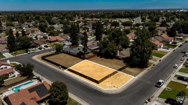 9312 COULTER CT, BAKERSFIELD, CA 93311 - Image c50c0fa90f7a8bb788dc7b0bdaccd785/2907902375