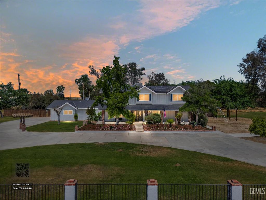 Photo of 16550 Stephenie Street St, Bakersfield, CA 93314 (MLS # 202603661)